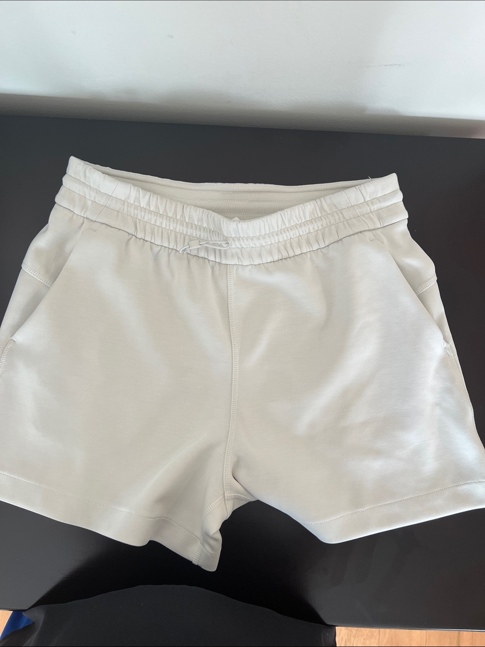 lululemon Softreme Shorts - cream